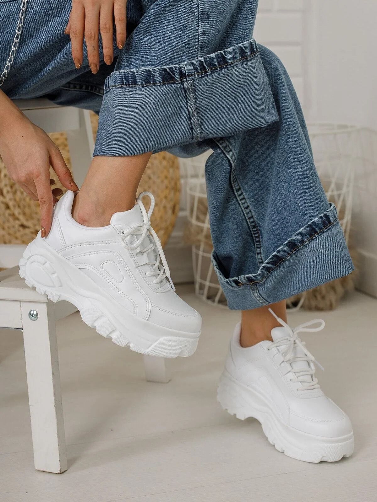 BEYAZ BUFALO BAYAN AYAKKABI